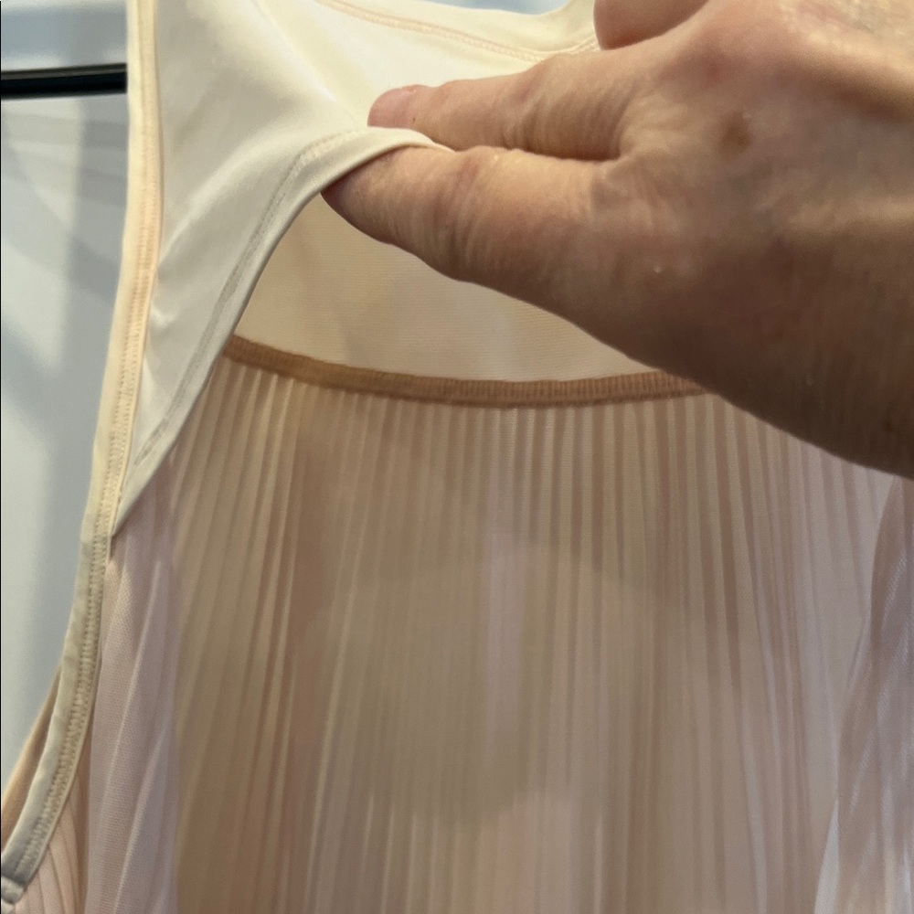 Lululemon Just Pleat It Tank Sheer Cream Crop Top Sleeveless Athletic Gym Yoga - Picture 5 of 7